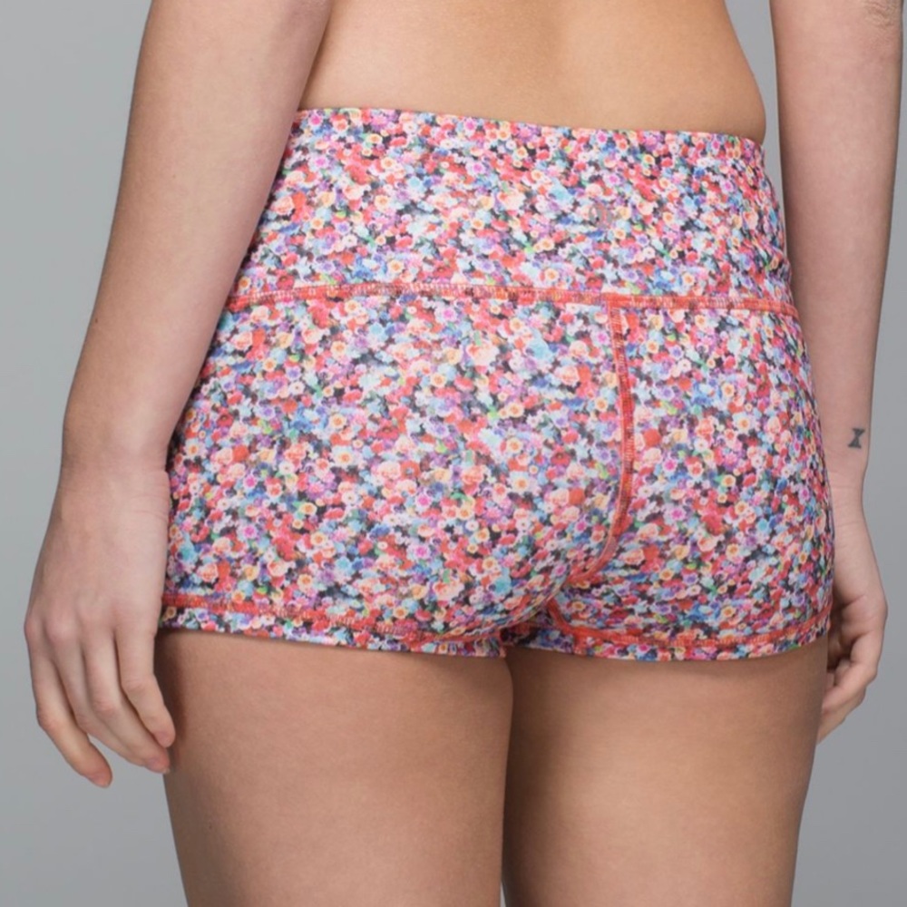 Lululemon Boogie Short *Full-On Luon Prism Petal Multi 4